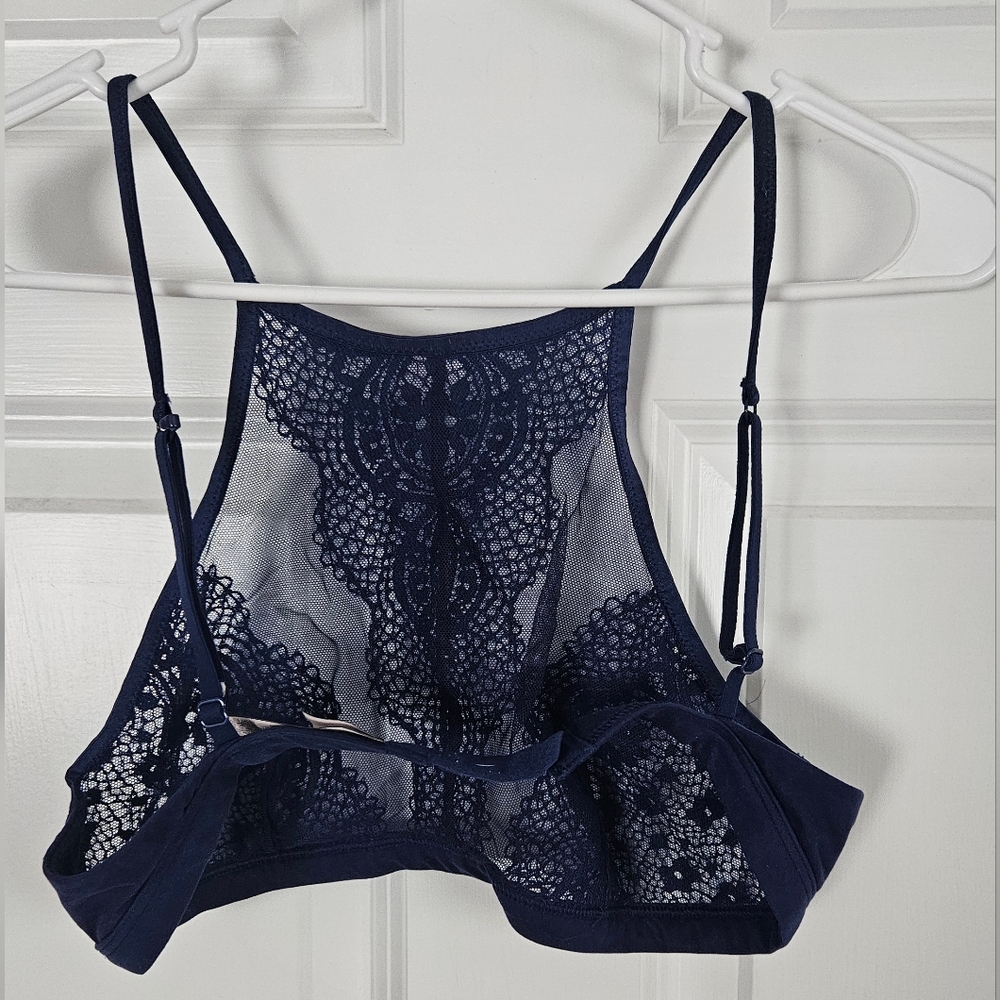 Victoria's Secret Body By Victoria Navy Lace High-Neck Bralette - Picture 2 of 4